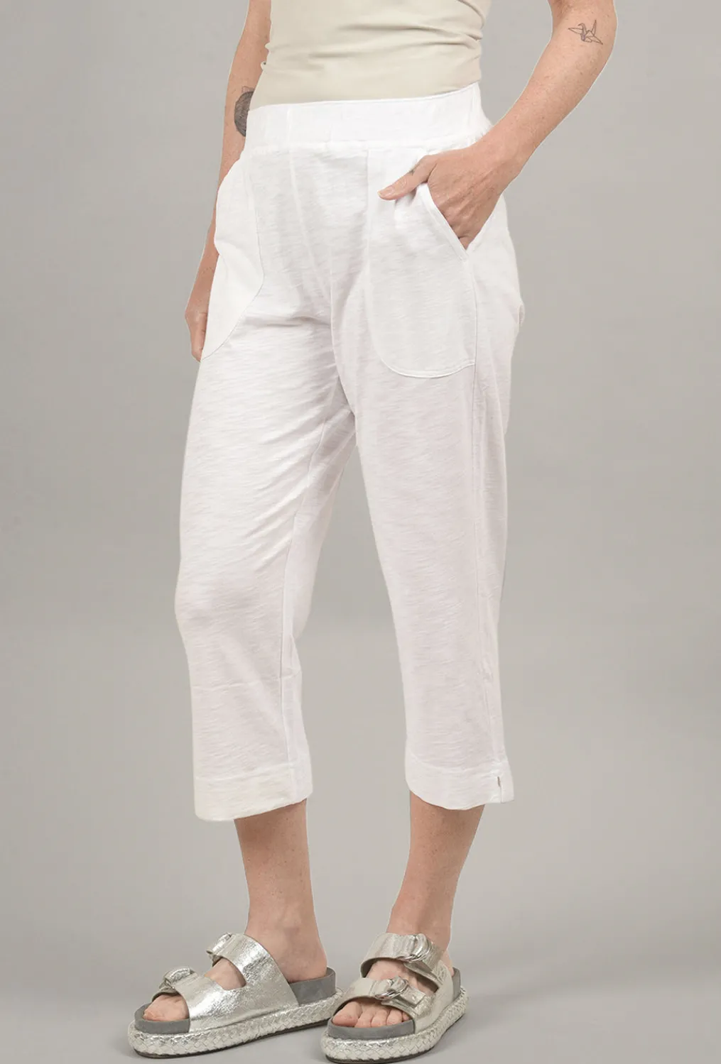 Clearance Evie Lou Cotton Slub Pocket Capri, White