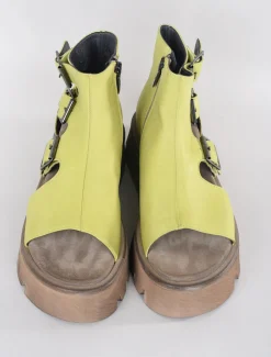 Discount Evie Lou Biscotti Sandals, Lime