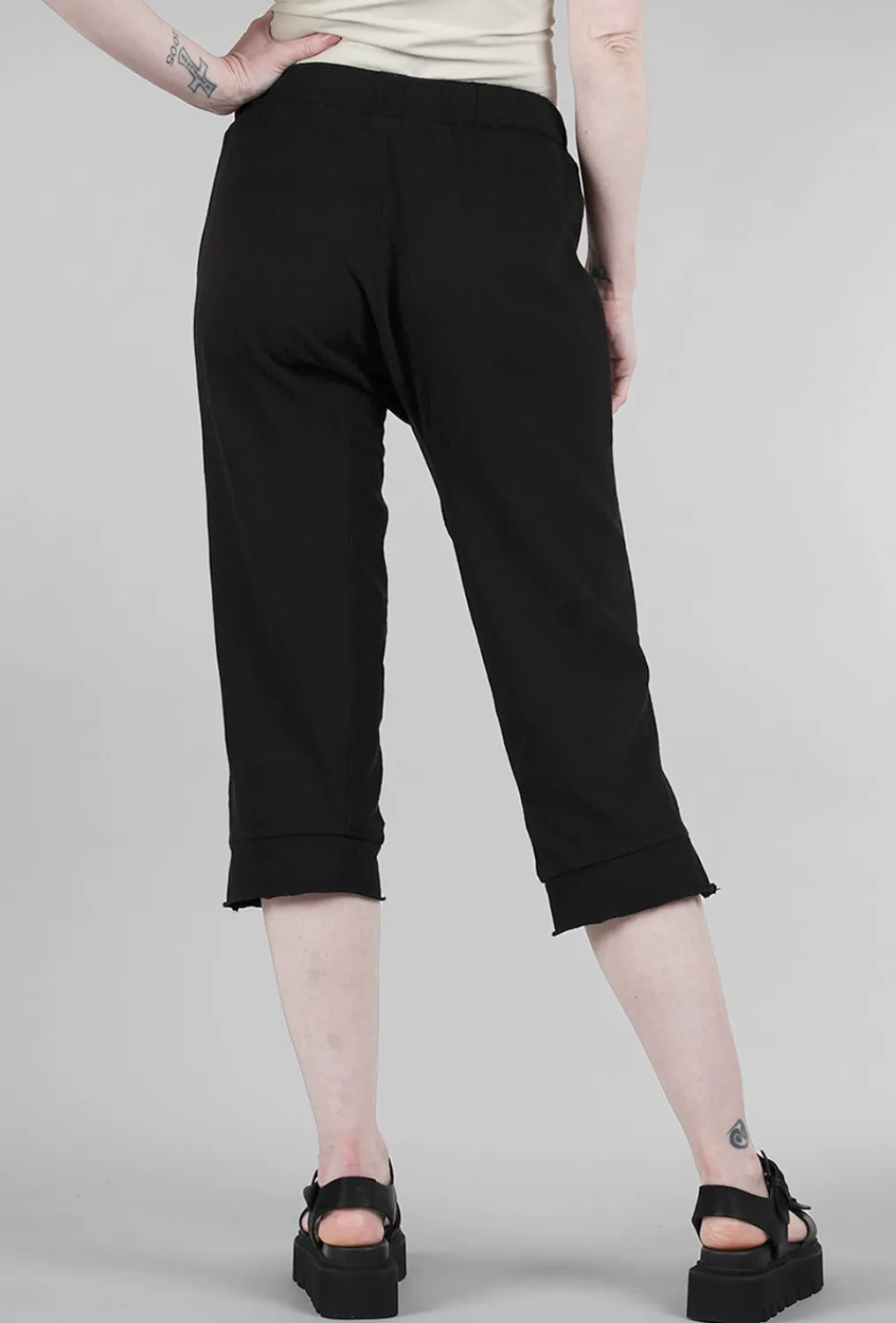 Best Evie Lou Crop Raw Easy Jogger, Black
