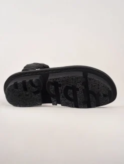Discount Evie Lou Synchron Closed Sandal, Black Sat